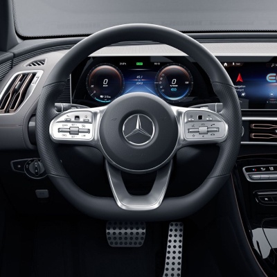 Mercedes - EQC 400 4MATIC - driver view
